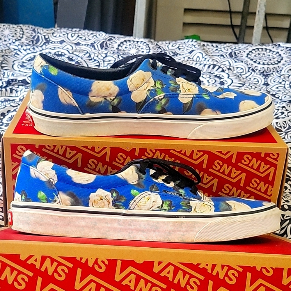 Vans low tops size 11